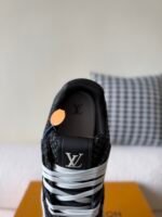 LOUIS VUITTON TRAINER SNEAKERS - Image 8