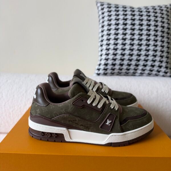 LOUIS VUITTON TRAINER SNEAKERS
