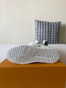 LOUIS VUITTON TRAINER SNEAKERS - Image 5