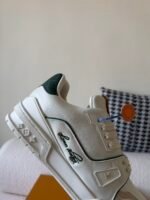 LOUIS VUITTON TRAINER SNEAKERS - Image 9