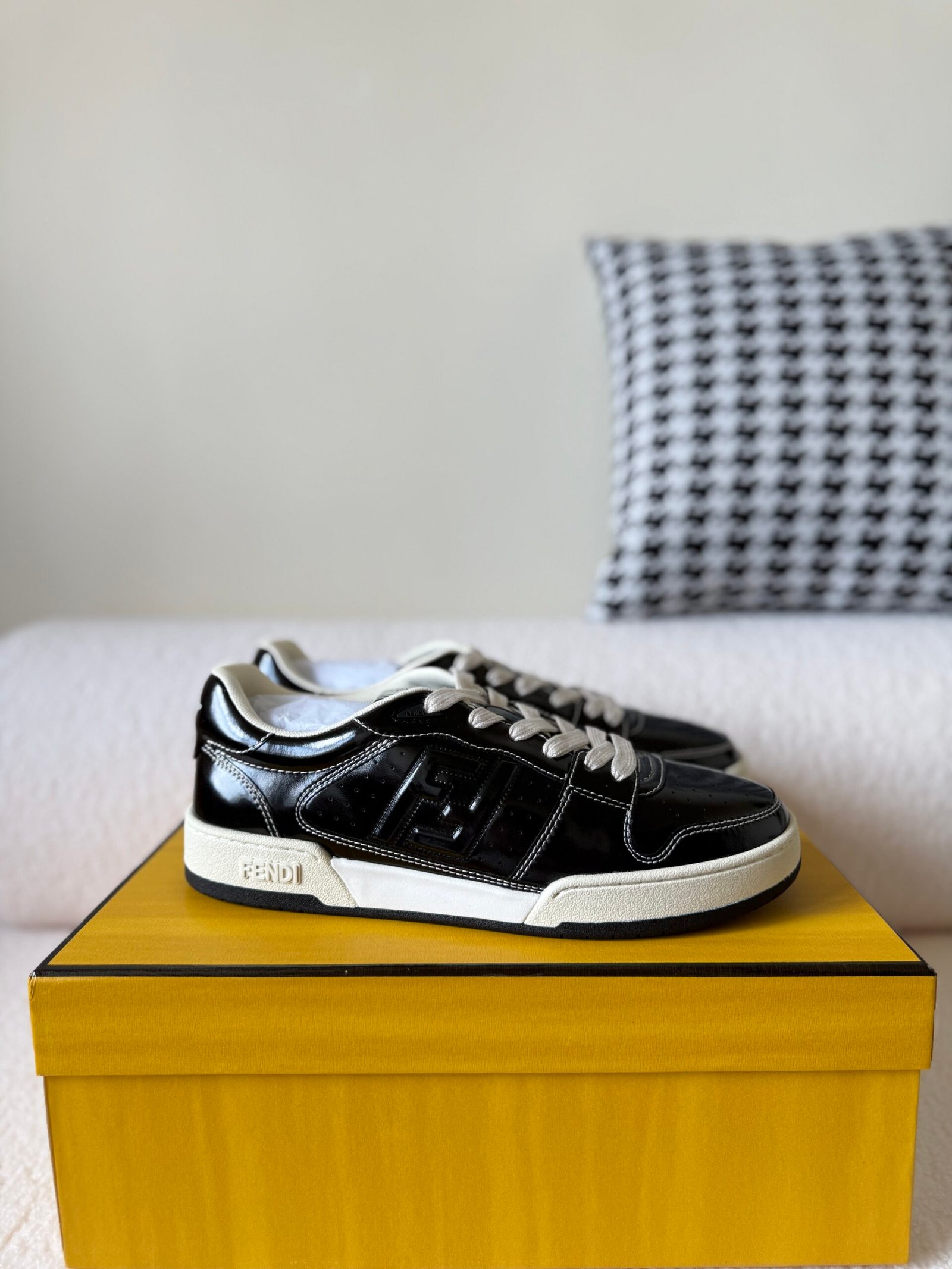 IMG_3595 FENDI Match leather low-top sneakers - Image 1