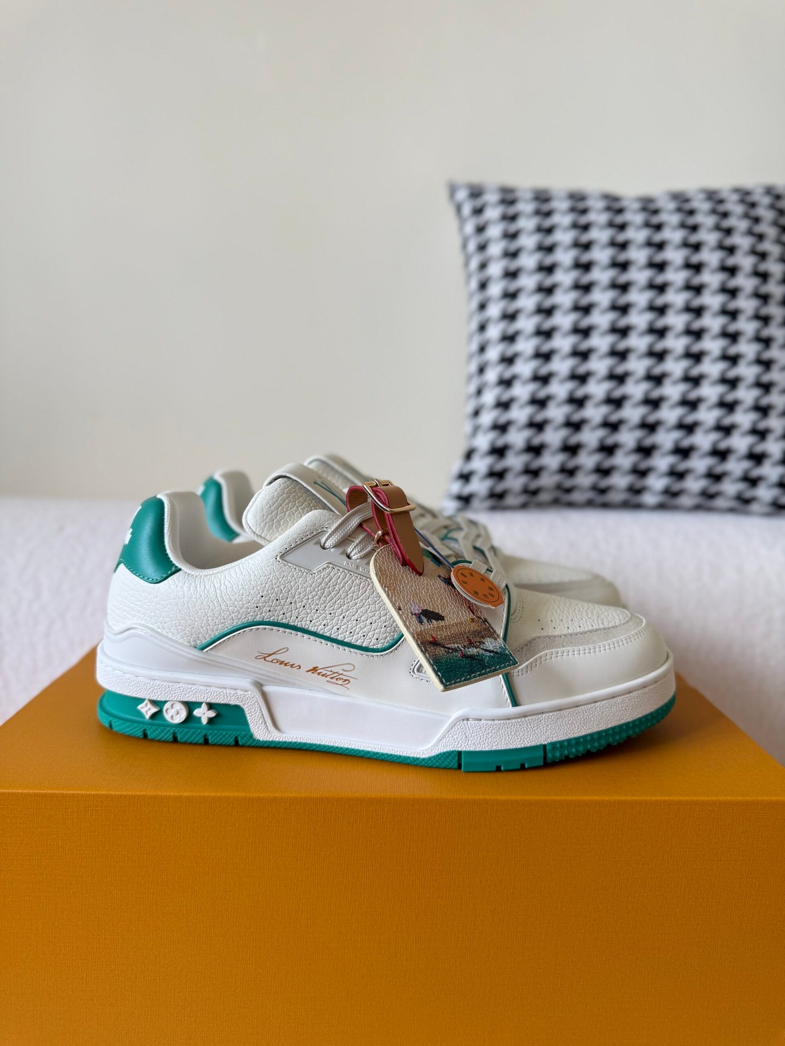 IMG_3675 LOUIS VUITTON TRAINER SNEAKERS - Image 1