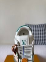 LOUIS VUITTON TRAINER SNEAKERS - Image 10